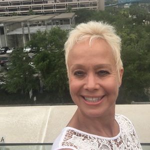 Meet your Posher, Deidre